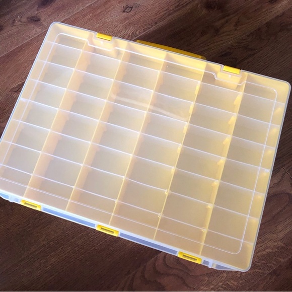Yellow divided storage box - Picture 1 of 3